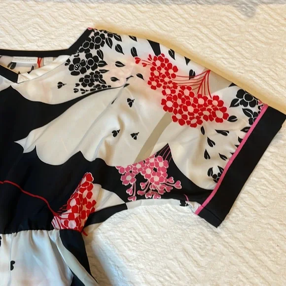 New York and Company small kimono top black red pink white tie waist belt V-neck - Picture 5 of 11